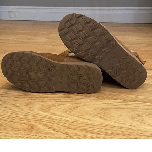 UGG Fall/spring tan suede boots for girls size 2 - Picture 7 of 8